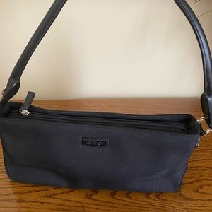 DKNY black handbag ( size 12 x 6)